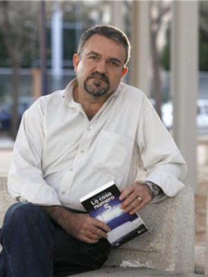 La próxima novela del periodista José Luis García estará ambientada en Sevilla