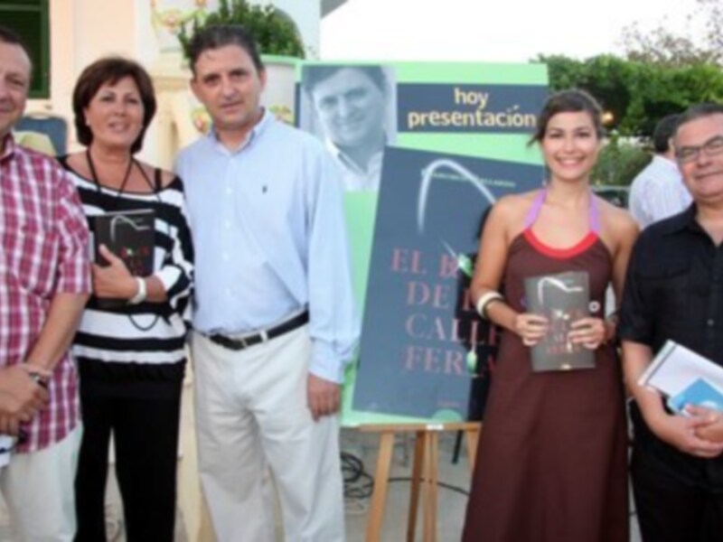  Publica Francisco Gallardo una bomba maravillosa de fuegos artificiales y juventudes al límite: 'El rock de la calle Feria'