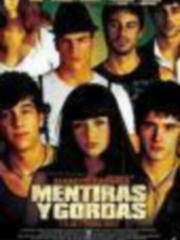 "La película 'Mentiras y Gordas' muestra a cuatro amigos enfrentando desafíos en su vida diaria, con un estilo de cine dramático y humor negro."