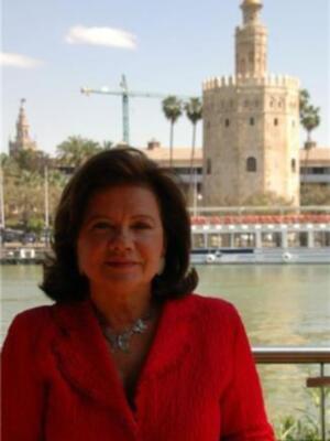 Pilar Vera muestra en Jerez de la Frontera sus diseños en un desfile solidario a beneficio de la Asociación Gaditana de Esclerosis Múltiple.