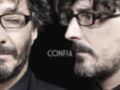 Dos hombres con gafas mirándose a través de sus lentes, con la palabra "CONFIAR" entre ellos.