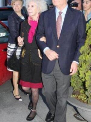 La Duquesa De Alba  se casa 5 octubre  a la una de la tarde 