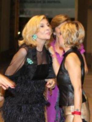 La Duquesa de Alba y Alfonso Díez, en su último acto público como solteros