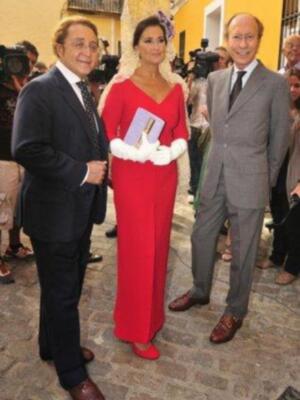 Salida de Alfonso Díez  del Hotel EME