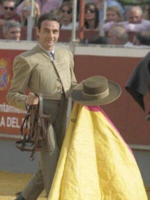 Espartaco, Ponce ,Morante y Cayetano, toreros solidarios y padrazos 