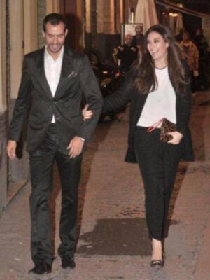 Francisco Rivera, con su novia Lourdes, feliz por la paternidad y la boda de su hermano pequeño