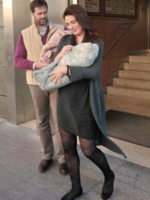 Alejandra Osborne ya tiene a sus mellizos en su casa sevillana