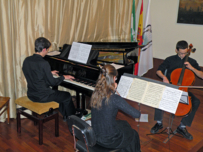 Concierto de violín, violonchelo y piano, por el Trío Anira en el Ateneo Sevillano
