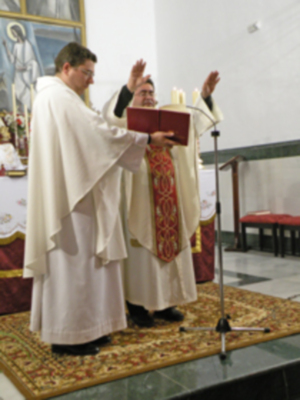 En la Parroquia de San Pio X  de Viar, perteneciente a la pedanía de Alcalá del Río,  se confirmaron espiritualmente varios agentes de la guardia civil.