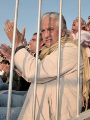 El cordobés celebra el día del padre con sus tres hijos en un festival benéfico