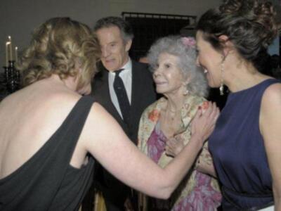 La duquesa de Alba, premio a la mejor embajadora de Sevilla en el mundo apoya a SM el rey