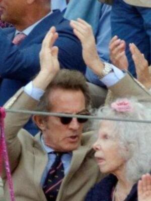 La duquesa de Alba reanuda su vida en Sevilla tras la luna de miel