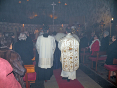 Sevilla. Misa del día de Reyes en la parroquia de Sta. María de las Flores de Sevilla.