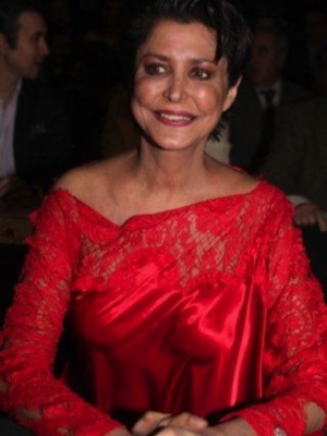 Claudia Revuelta debuta sobre la pasarela 