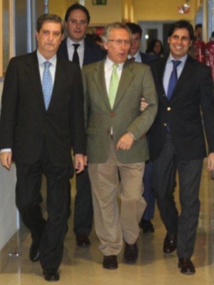 Francisco Rivera no comprende el enfado de la duquesa de Alba y Eugenia Martínez de Irujo con él