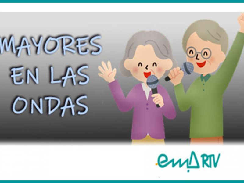 Dos personajes mayores cantan con micrófonos, texto "Mayores en las Ondas", y logo de emiDTV.