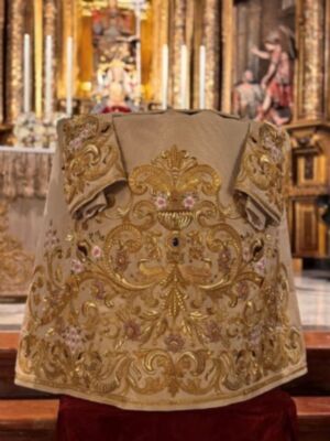 La Divina Pastora de Santa Marina estrenará saya para su coronación canónica
