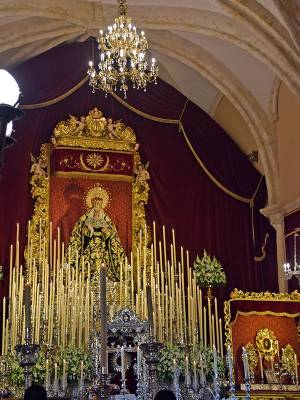 La Hermandad del Santo Entierro de Cristo de Alcalá del Río inicia sus cultos cuaresmales en honor a la Virgen de los Dolores en su Soledad Coronada