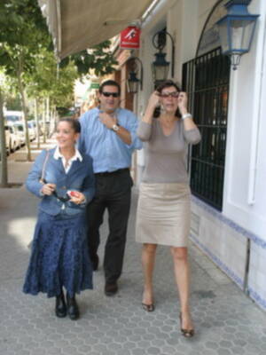 Fotos exclusivas de Carmen Martinez Bordiu y su novio en Sevilla