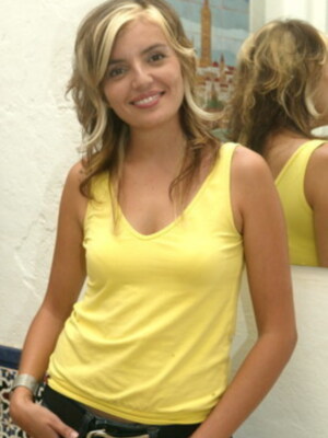 Entrevista a Paz de Alarcon presentadora de Matricula en Canal Sur Television