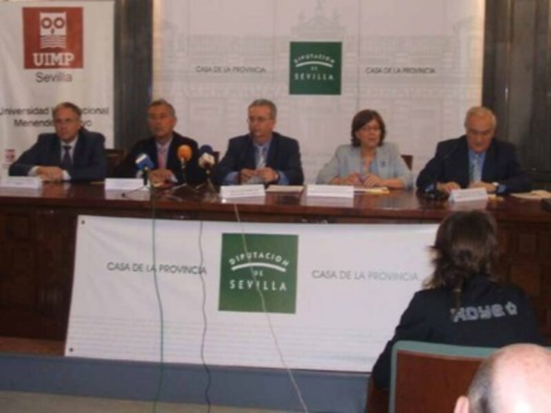 Presentación oficial en Casa de la Provincia de Sevilla, con el logotipo de UIMP y Diputación de Sevilla.