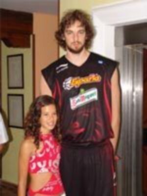 Pau Gasol cumple el sueño de una niña de 12 años