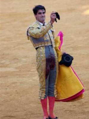 Jesulin de Ubique dedicó una oreja en Huelva a su nuevo hijo