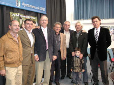 Amigos de Gines presentó en su pueblo su nuevo trabajo discográfico