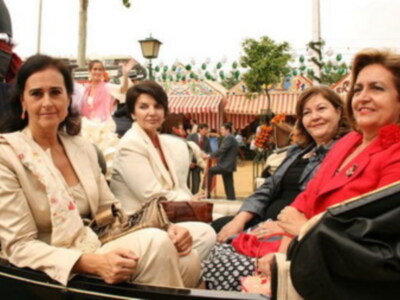 Carmen Tello en la Feria sin Curro Romero ni la duquesa de Alba