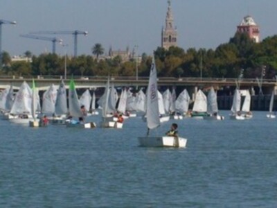 El Trofeo Club Náutico Sevilla de Optmist, entre la capital hispalense y Portimao