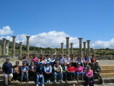 El programa Aula Abierta de Gines concluye con una excursión a las ruinas romanas de Bolonia