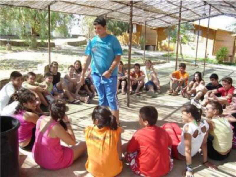 Gran cantidad de actividades de los 22 jóvenes loreños participantes en el Campamento de Verano Lepe 2008