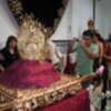 Gines: numerosos vecinos visitan la exposición de regalos recibidos con motivo de la Coronación Canónica de la Virgen de los Dolores
