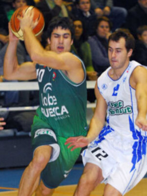 Palencia y Hospitalet cierran 2008 como líderes de la Adecco LEB Plata