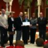 Cajasol entrega el cheque a la Asociación Paz y Bien