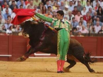 Perera a hombros en Almendralejo