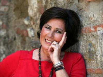 Isabel afirma sentirse «entusiasmada» con «Claro que seguiré», su último disco, entrevistada en ABC de SEVILLA 