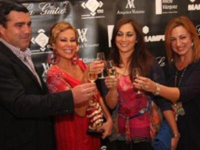 Ana Obregón recibe el premio "flamenca con arte" en Sevilla
