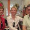 Los periodistas Marina Bernal, Miguel Gallardo y la pintora Uta Geub en la Feria de Abril