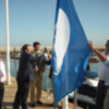 Ondea la bandera azul de los mares limpios de Europa en el puerto deportivo de Chipiona