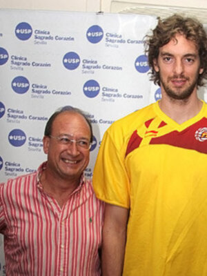 Pau pasó revisión médica en la USP Clínica Sagrado Corazón de Sevilla