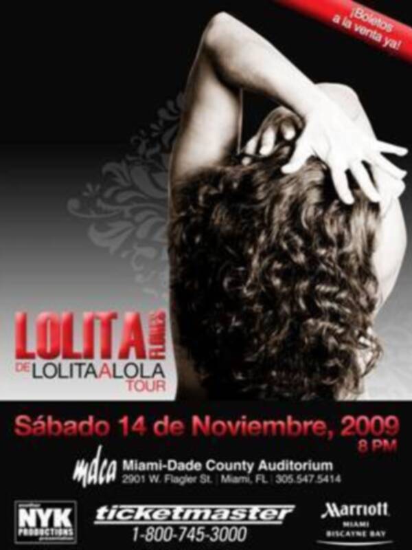 Lolita A La Lola Tour en el Miami-Dade County Auditorium, 14 de noviembre de 2009 a las 8 PM.