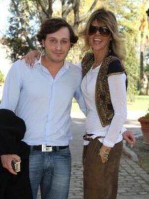 Viki Martín Berrocal, rodeada de su familia y amigos famosos triunfó en Jerez con su nueva colección