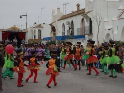 La cabalgata de carnaval puso el punto y final al fin de semana grande de la fiesta (Chipiona)