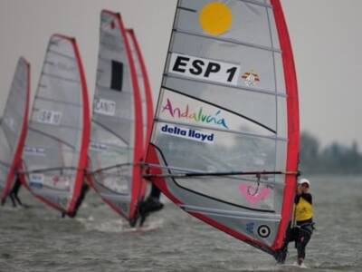 Blanca Manchón se aferra a la primera posición en aguas de Holanda