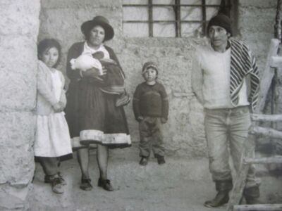 La ONGD madre coraje expone, en la sede central de rtva en Sevilla, la muestra mundo andino