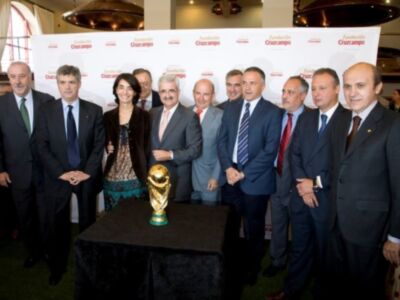 Más de 2.000 sevillanos disfrutan de la Copa del Mundo