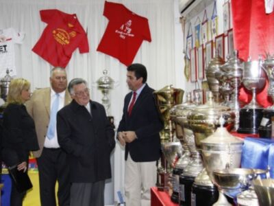  La  unión deportiva los palacios  conmemora su 50 aniversario con una exposición y la presentación de la mascota Genaro
