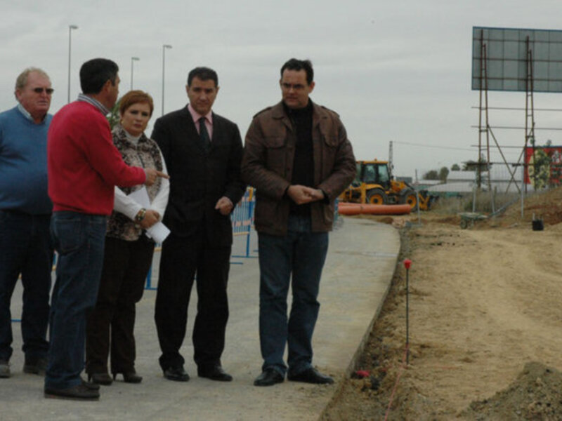 La diputada provincial de Infraestructuras repasa en Chipiona las obras del municipio que están en marcha a través del AEPSA