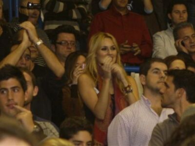 Carolina Cerezuela y su hija acompañaron a Carlos Moyá en su despedida en España del tenis 